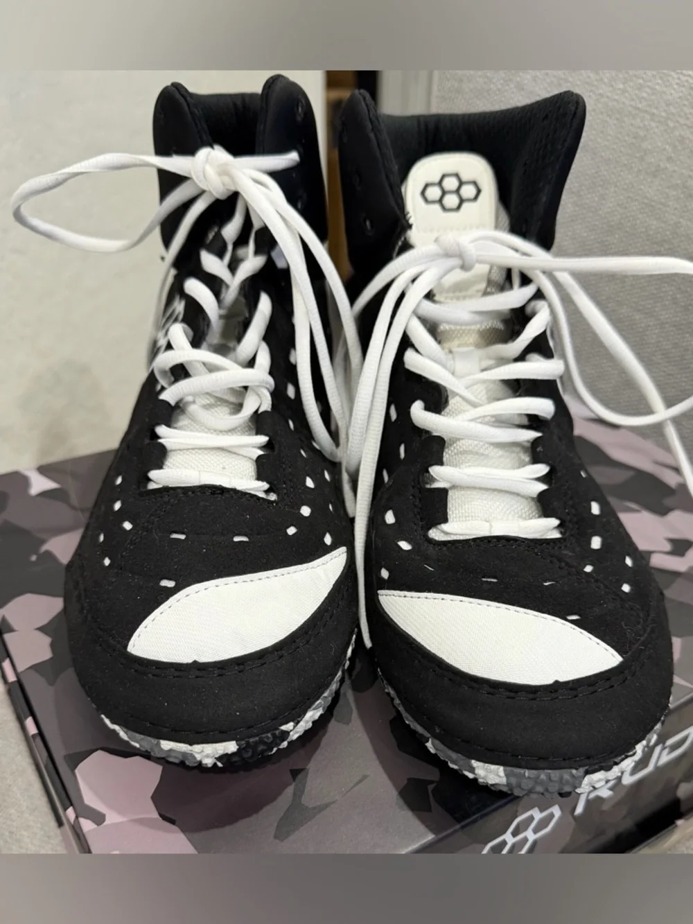 Rudis SF-Tbilisi Wrestling Shoes -Like New- Black on White - Picture 1 of 9
